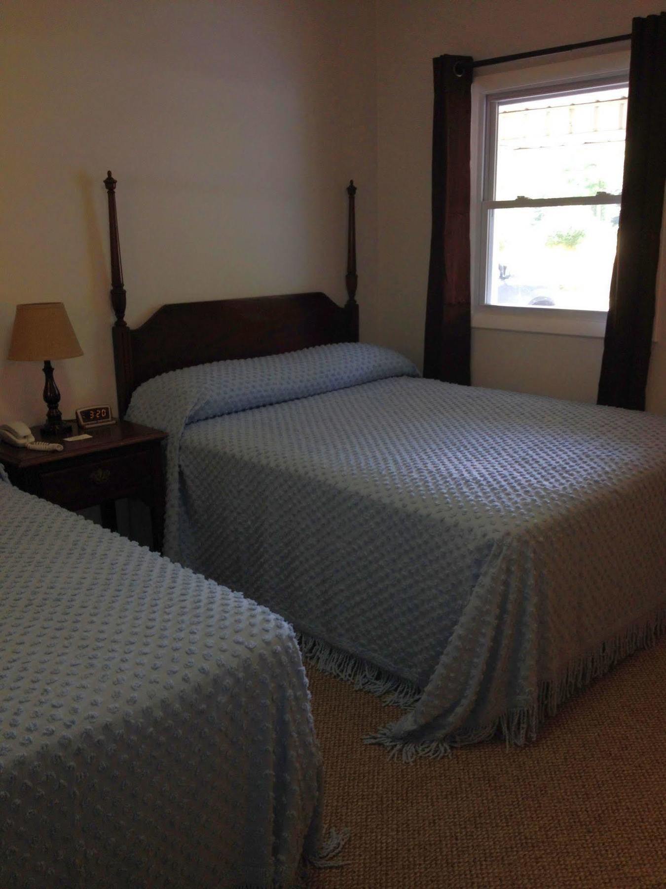 Mcgregor Inn Motel Wilton 外观 照片