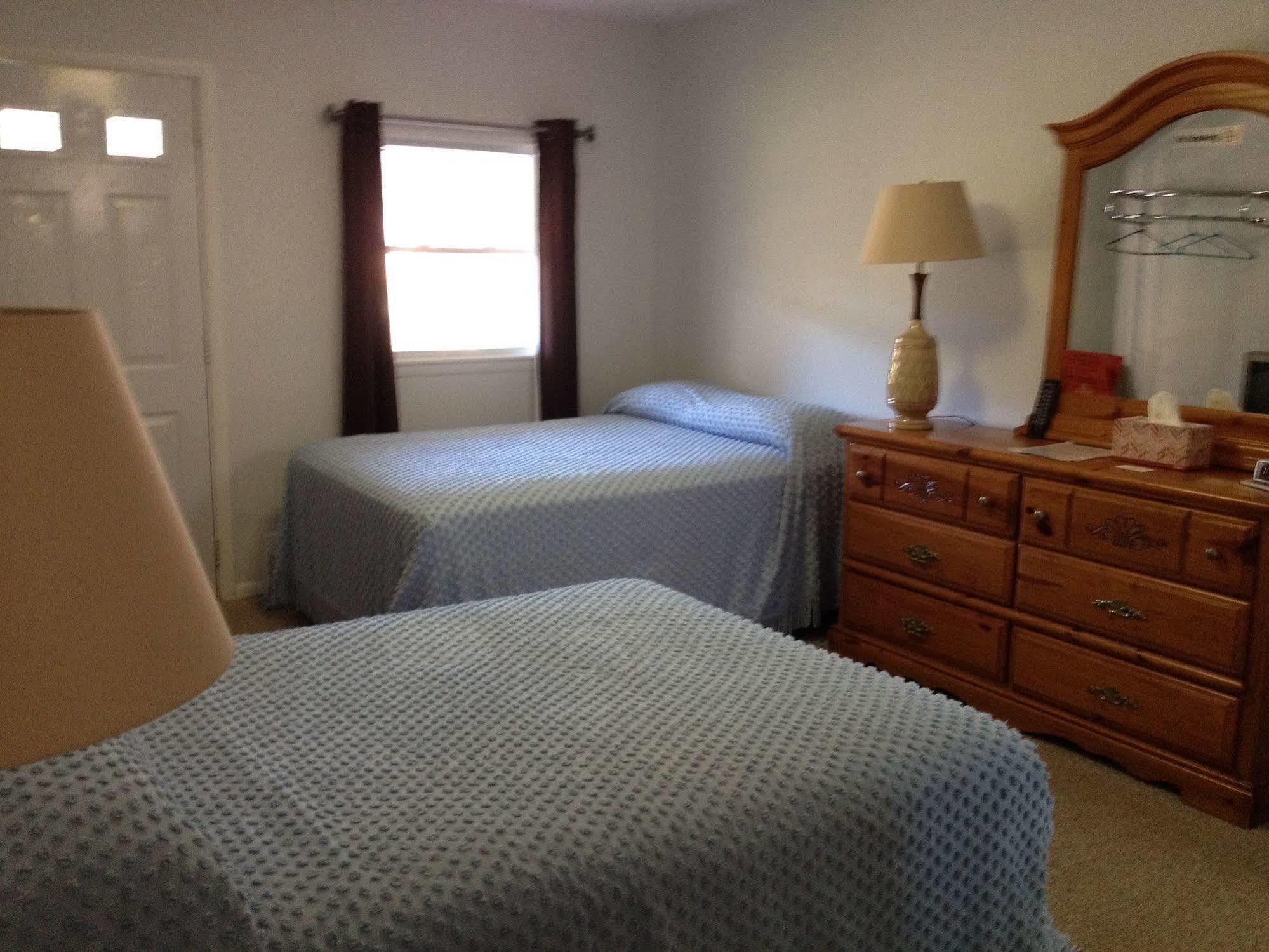Mcgregor Inn Motel Wilton 外观 照片