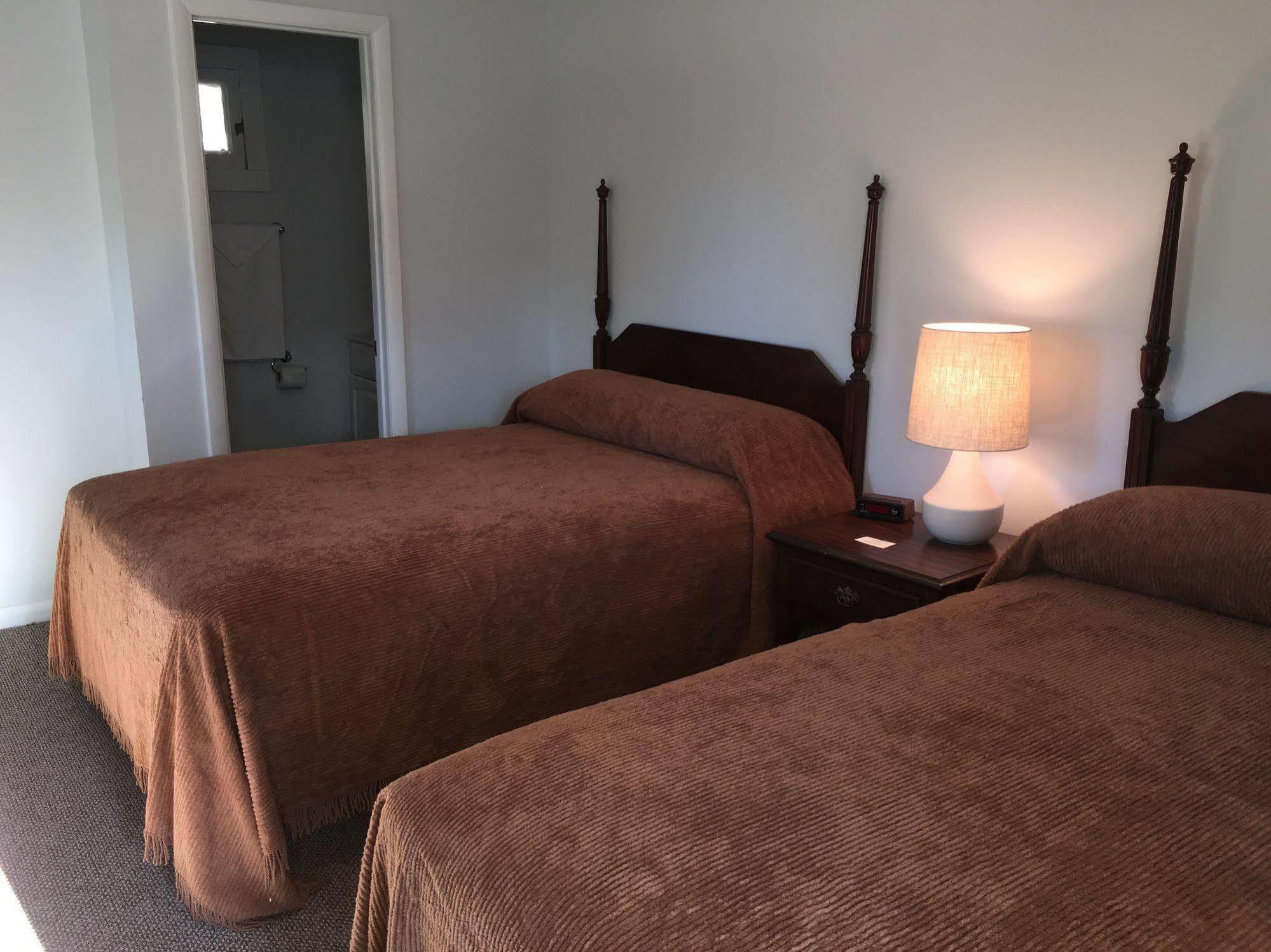 Mcgregor Inn Motel Wilton 外观 照片