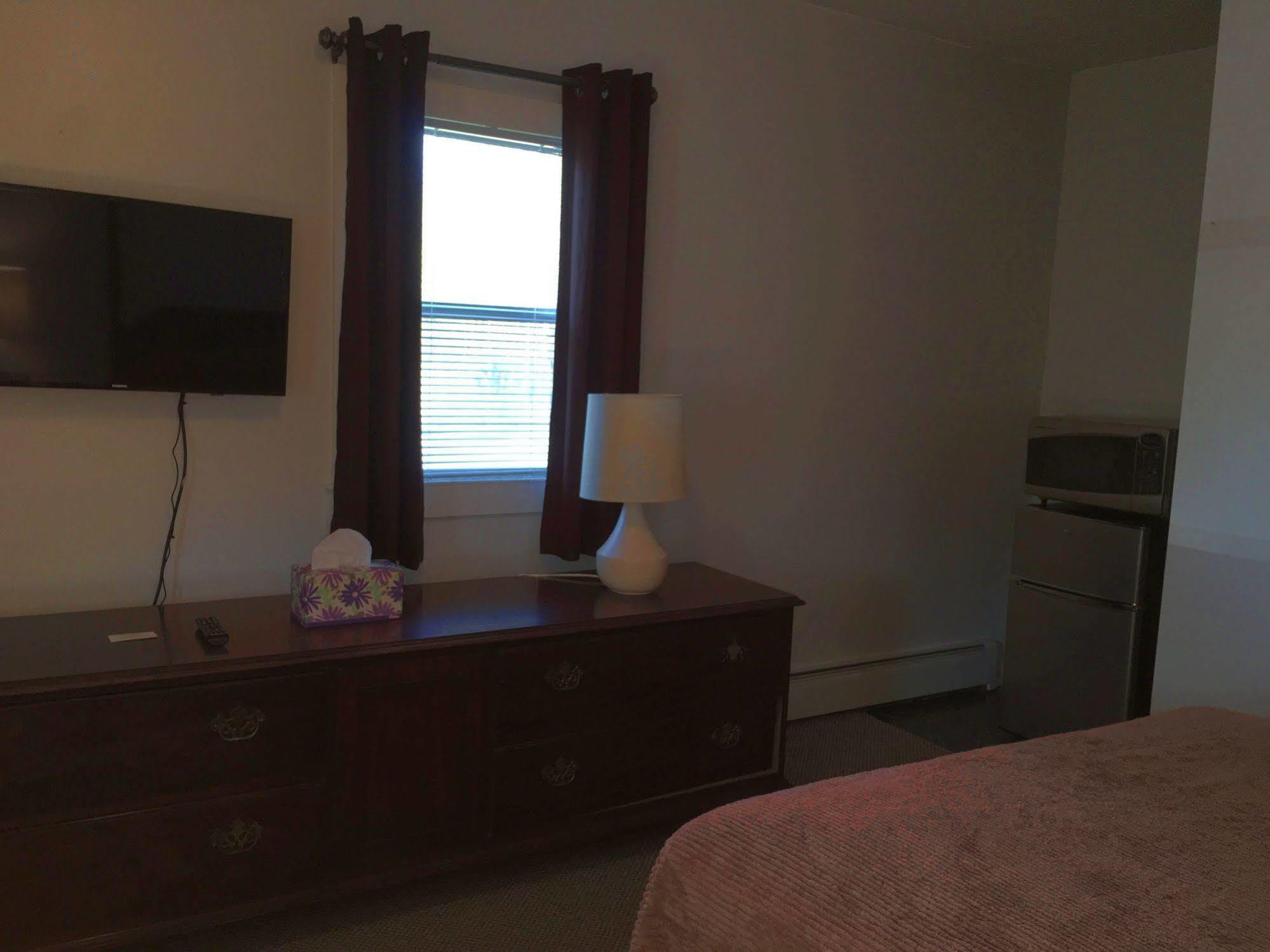 Mcgregor Inn Motel Wilton 外观 照片