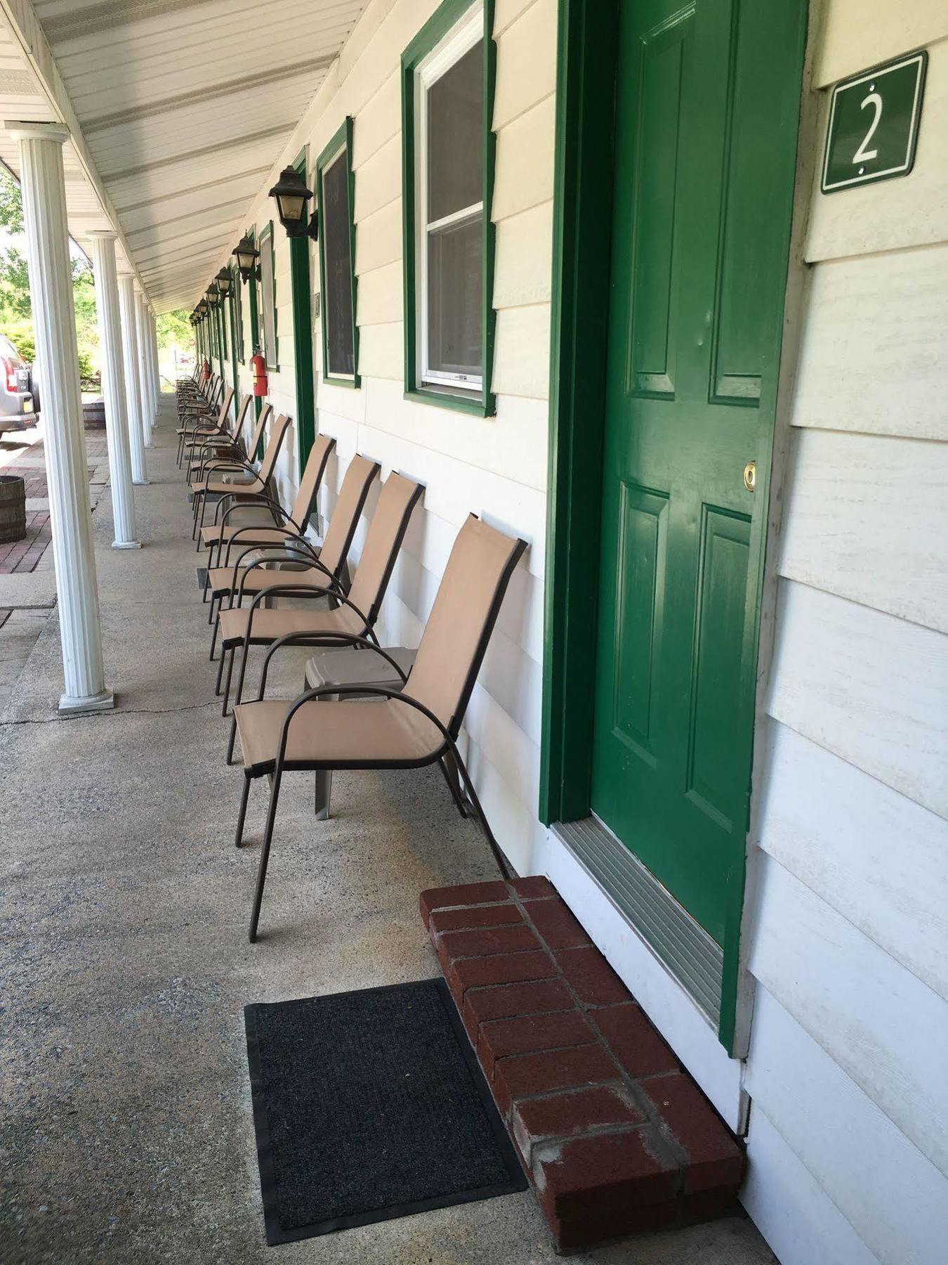 Mcgregor Inn Motel Wilton 外观 照片